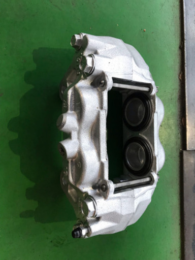 ハイラックスサーフ 左フロントキャリパー