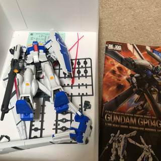 完成品　バンダイ RE/100 1/100 RX-78GP-04...