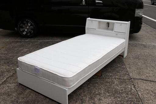 お宮付き　シングルサイズベッド　ホワイト　1000×2410×770　衣料収納引出し２つ　ライト　お値打ち