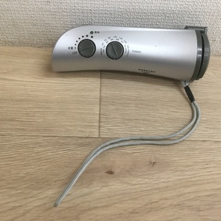 手回し充電ラジオライト