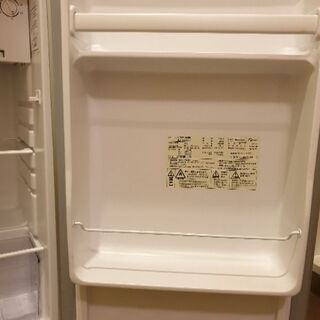 SHARPの一人暮らし用の冷蔵庫の画像