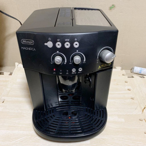 エスプレッソマシン　デロンギdelonghi magnifica esam1000sj　コーヒー