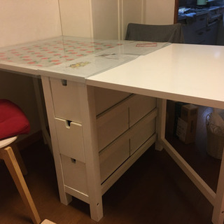 IKEA ノールデン　ダイニングテーブル　折りたたみ可　椅子2脚付きの画像