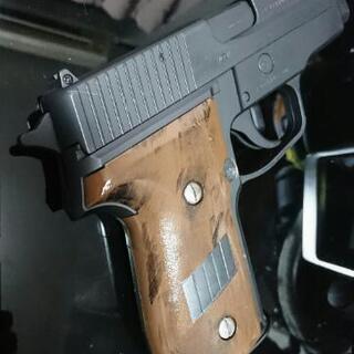 東京マルイ SIG P226 フェイクウッドグリップオリジナルブラスト塗装ブルーイングの画像