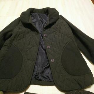 モスグリーンのショートジャケットの画像