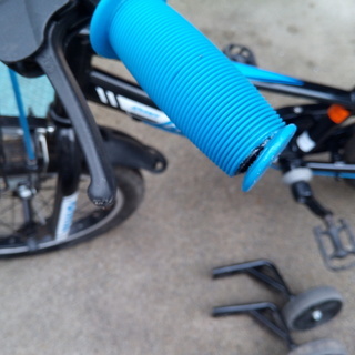 16インチ 子供用自転車 ADVANCE AVIGO 補助輪付き スタンド付き