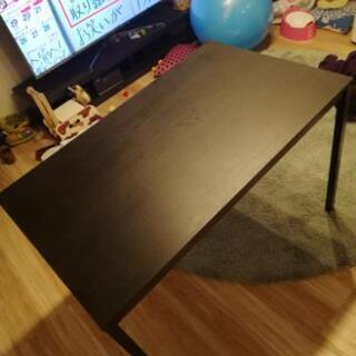 テーブル、イス二脚　あげます（とりにくる方限定）の画像