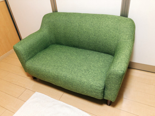 ほぼ新品　二人掛ソファー(30,000円で購入)