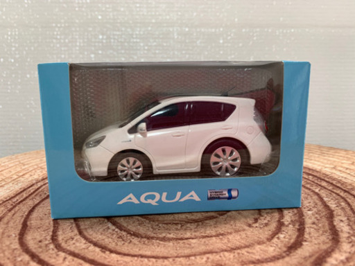 【非売品】トヨタ　アクア　ミニカー