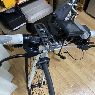 【保証書つき】ヤマハ YPJ-C サイズM 電動アシスト付きクロスバイク 外装18段 ヘルメット等付属品複数付きの画像