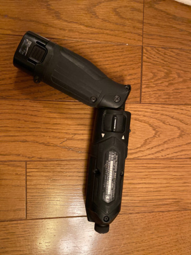 再出品！お値下げ！！インパクトドライバー7.2V！バッテリー2個➕充電器付き！