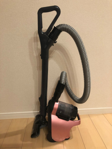 ☆使用期間:1年半☆東芝 サイクロン掃除機シルキーピンク