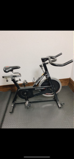 シュウイン　エアロバイク　トレーニング