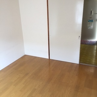 住居のない方や生活保護申請の相談のります。