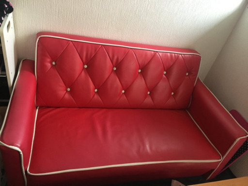 赤いソファ