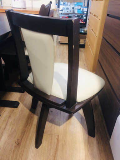 ニトリ ダイニング3点セット販売中です!! 回転イスです!!