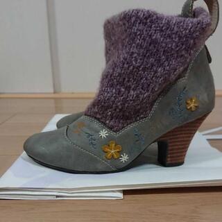 刺繍が可愛い！ ショートブーツ22,5センチ