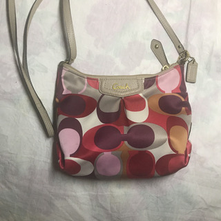 COACH コーチ　マディソングラフィック　赤　ピンク