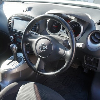 日産！！人気のお車ジューク入りましたよ(^_-)-☆の画像