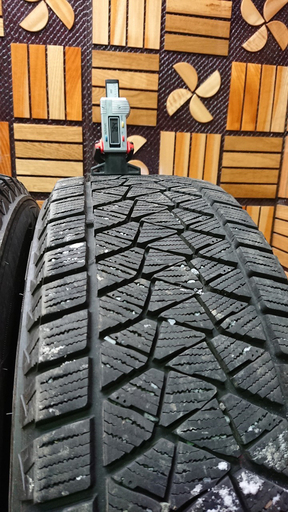 BS BLIZZAK 225/65R17 102Q DM-V2 16年製 4本 7.5mm～8mm前後(T1474wYGG)