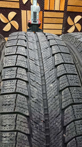 215/70R16 4本 ミシュラン MICHELIN LATITUDE XI-2 15年製 中古スタッドレス(T1475wYGG)