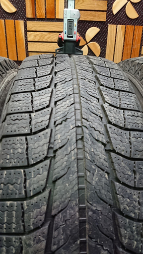 215/70R16 4本 ミシュラン MICHELIN LATITUDE XI-2 15年製 中古スタッドレス(T1475wYGG)