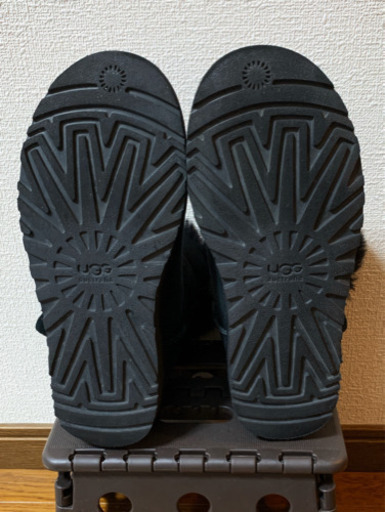 UGGムートンブーツ　JACKEE ジャッキー　黒　スワロフスキー