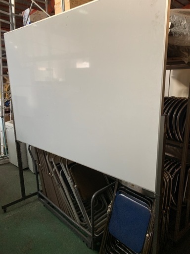 ホワイトボード　中古　とても大きいです　イベントなどに