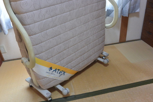 2つ折りパイプベット