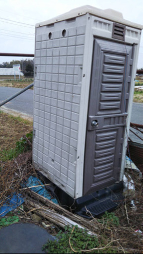 仮設トイレ