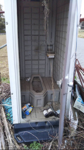 仮設トイレ