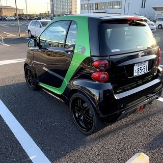 特別限定車　スマート フォーツーエレクトリックドライブ　ブラバスの画像