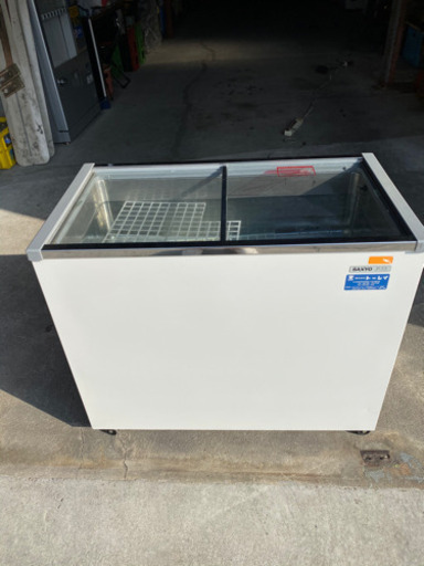 水冷式冷蔵庫　サンヨーBC151G