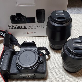 Canon EOS kiss x8i　ダブルズームキット
