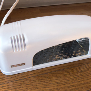 ジェルネイル　UVライト