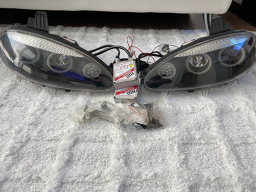 マツダロードスター　イカリング付きHIDヘッドライト