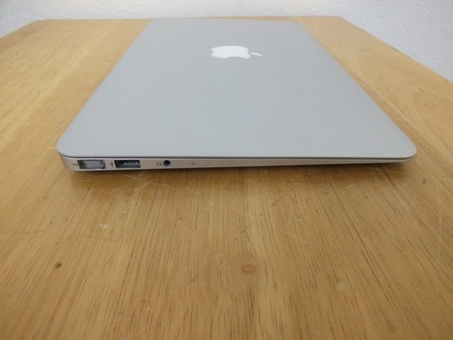 Apple Mac Book Air １１インチ　Mid2011　【中古品】