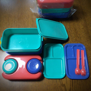 値下げ中！お弁当箱 ２段 カラフル ランチボックスの画像
