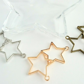 レジンアクセサリー体験・製作の画像