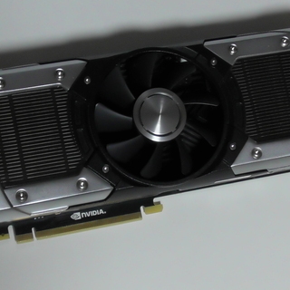 GeForce GTX 690　リファレンスモデル