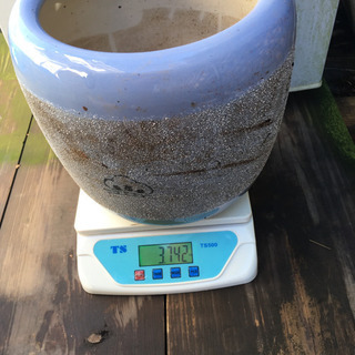 小さい丸型火鉢 径24cm◇火桶/火櫃/瓶掛/円形/陶器/木炭/囲炉裏/古道具の画像