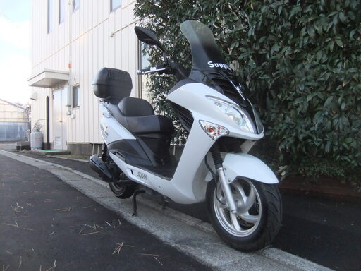 SYM RV125iFI実働中古美車GIVIリアBOX付き　バフ磨き済み　バッテリーフル充電済　オイル交換後渡　書類有