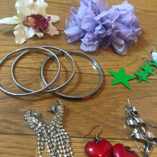 ピアス&ヘアピンセット13点の画像