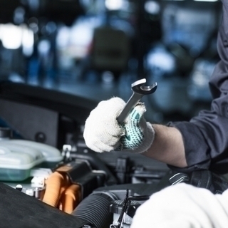 ★好条件★人気の大手国産ディーラーで自動車整備士募集中・月給27...