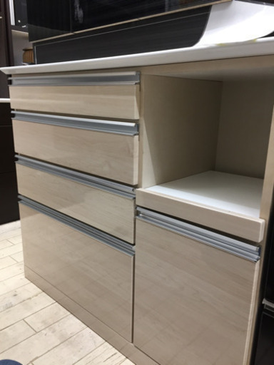 1/30  東区和白  定価82,700 レンジボード  エナメル調 部屋に合わせやすい色合い