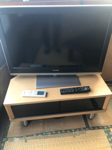 テレビ32インチくらい？