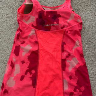 アンダーアーマー　トップスの画像
