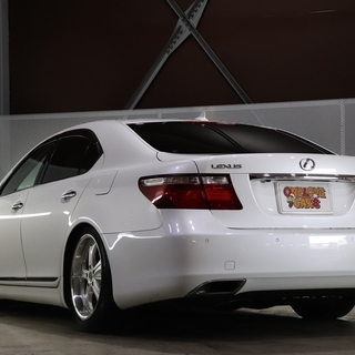 【車検２年付】  レクサス LS460 Iパッケージ 社外19inアルミ/ローダウン/地デジ☆自社ローン・オートローン全国対応の画像