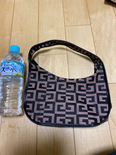 GIVENCHY ミニハンドバック　ブランド
