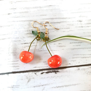 ⭐️艶々さくらんぼのピアス⭐️の画像